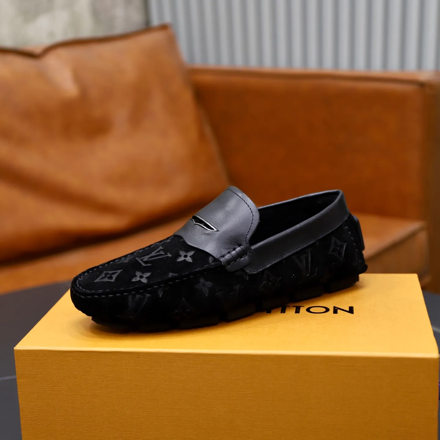 Ex-factory price: 480💰【LV】Louis Vuitton ⚠️High-end men’s driving and pedal series ⚠️38-44 (customized for 45) ⚠️All original cowhide leather! Thick and soft! Made entirely of calfskin lining! Rubber sheet anti-slip beanie sole! Three-dimensional package technology! Fashionable and classic! Handicrafts! Original high quality! Feel free to compare!